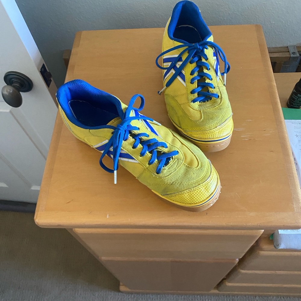 Mens Kelme Trueno sala indoor soccer shoes